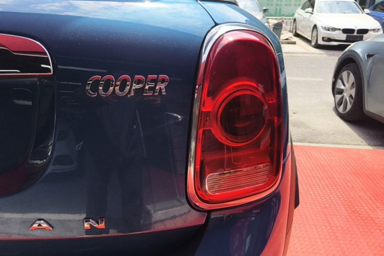 Used MINI Countryman 2017 1.5T COOPER ALL4 Right Rear Taillight
