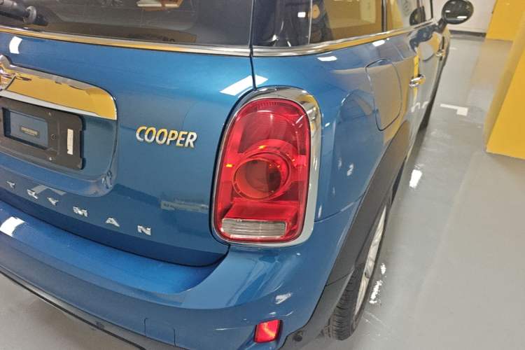 Used MINI Countryman 2017 1.5T COOPER ALL4 Right Rear Taillight