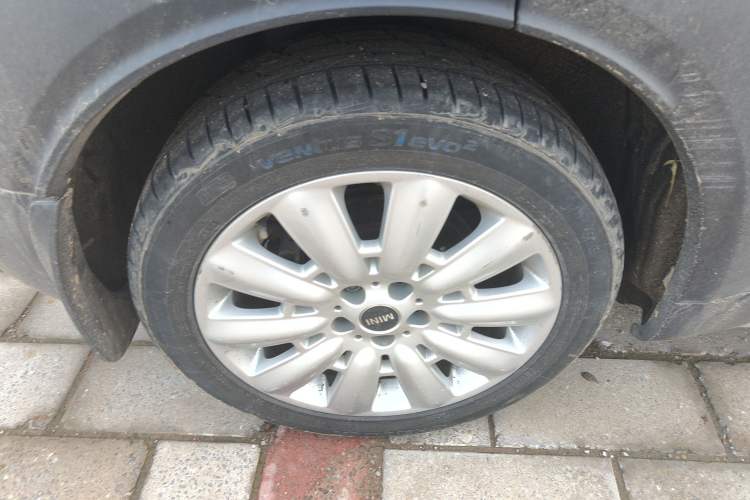 Used MINI Countryman 2017 1.5T COOPER ALL4 Traveler Right Rear Wheel Hub