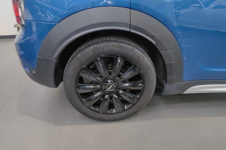 Used MINI Countryman 2017 1.5T COOPER ALL4 Traveler Right Rear Wheel Hub