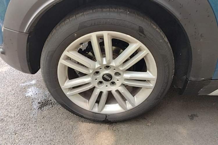 Used MINI Countryman 2017 1.5T COOPER ALL4 Traveler Right Rear Wheel Hub
