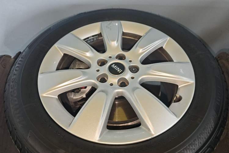 Used MINI Countryman 2017 1.5T COOPER ALL4 Right Rear Wheel Hub