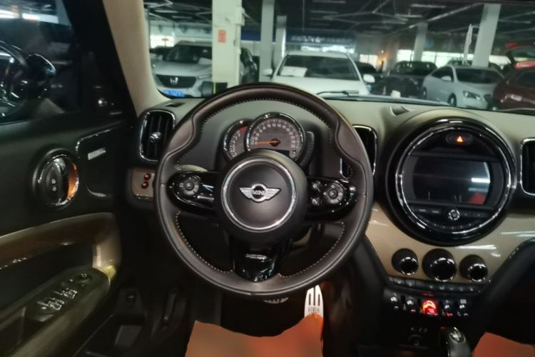 Used MINI Countryman 2017 2.0T COOPER S ALL4 Traveler Steering Wheel