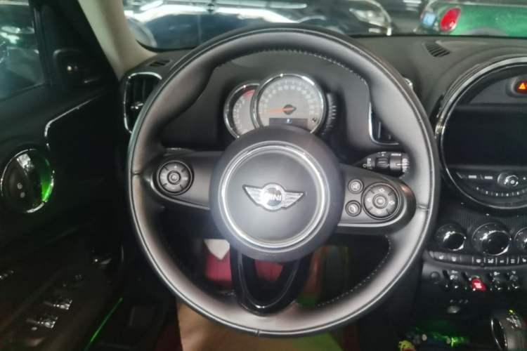 Used MINI Countryman 2017 2.0T COOPER S ALL4 Explorer Steering Wheel