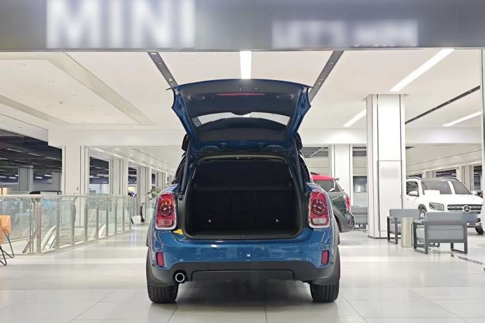 Used MINI Countryman 2017 1.5T COOPER ALL4 Traveler Trunk