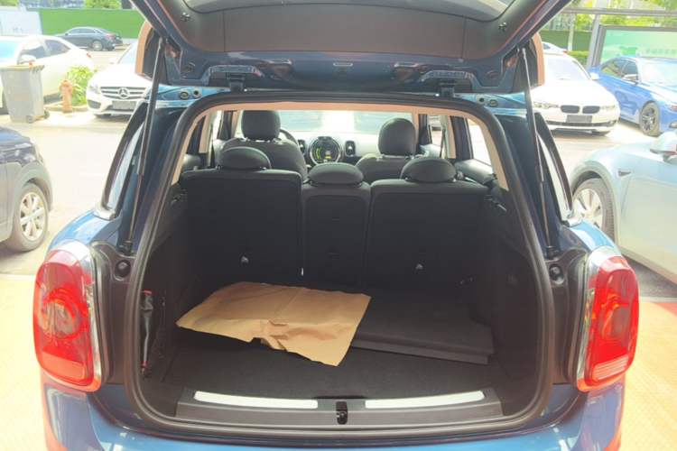 Used MINI Countryman 2017 1.5T COOPER ALL4 Trunk