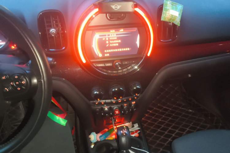 Used MINI Countryman 2017 1.5T COOPER ALL4 Traveler Audio And AC Panel