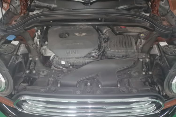 Used MINI Countryman 2017 1.5T COOPER ALL4 Explorer Engine Bay