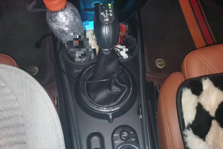 Used MINI Countryman 2017 1.5T COOPER ALL4 Explorer Gear Lever