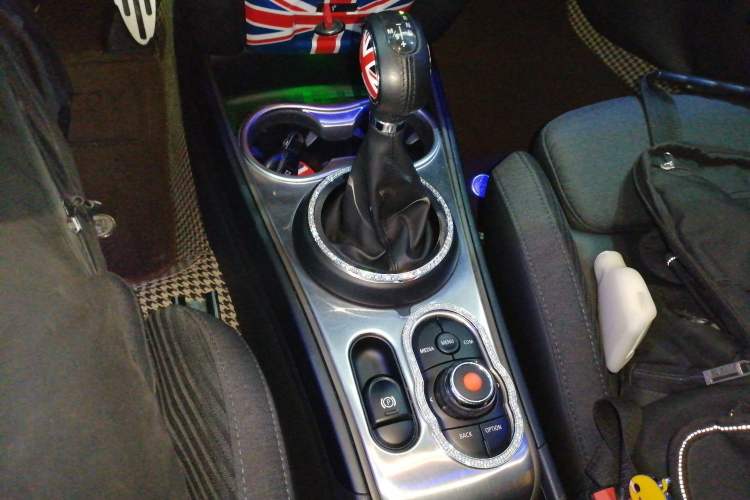 Used MINI Countryman 2017 2.0T COOPER S ALL4 Gear Lever