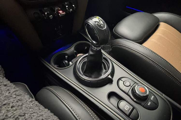 Used MINI Countryman 2017 1.5T COOPER ALL4 Interior 11