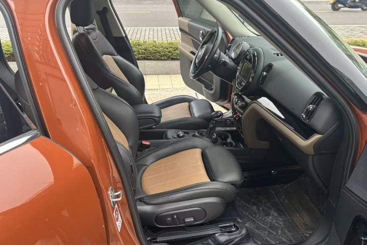 Used MINI Countryman 2017 1.5T COOPER ALL4 Interior 3