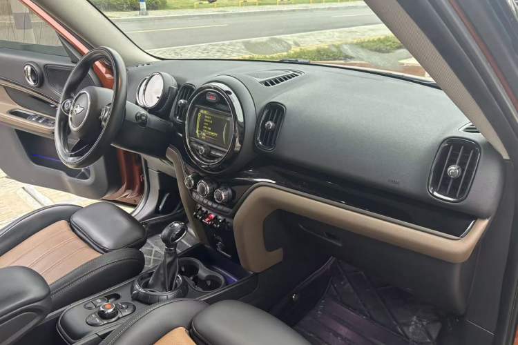 Used MINI Countryman 2017 1.5T COOPER ALL4 Interior 4