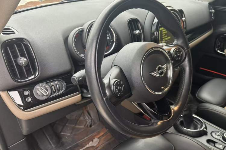 Used MINI Countryman 2017 1.5T COOPER ALL4 Interior 7