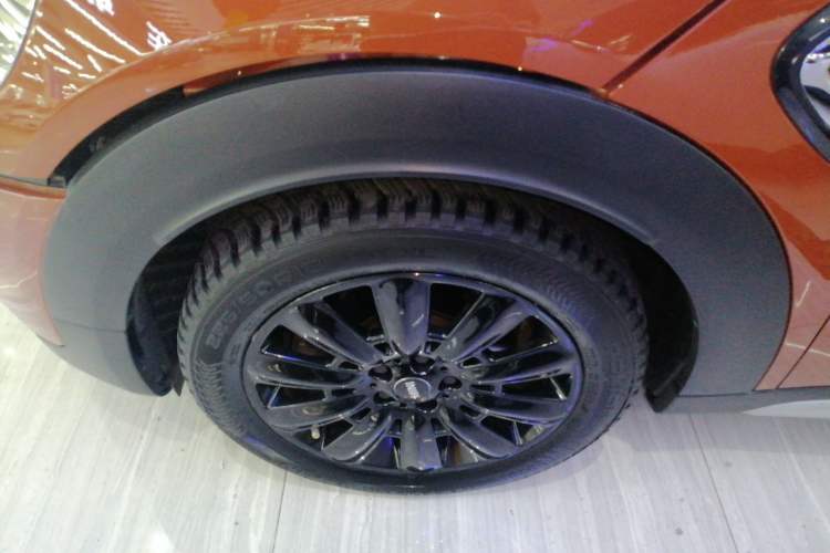 Used MINI Countryman 2017 2.0T COOPER S ALL4 Left Front Wheel Hub