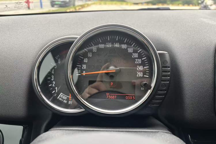 Used MINI Countryman 2017 1.5T COOPER ALL4 Odometer Close Up