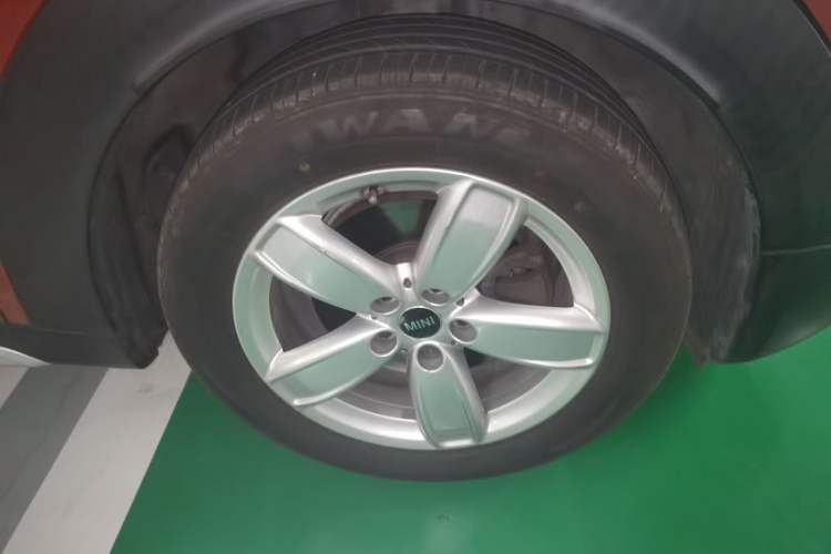 Used MINI Countryman 2017 1.5T COOPER ALL4 Explorer Right Front Wheel Hub