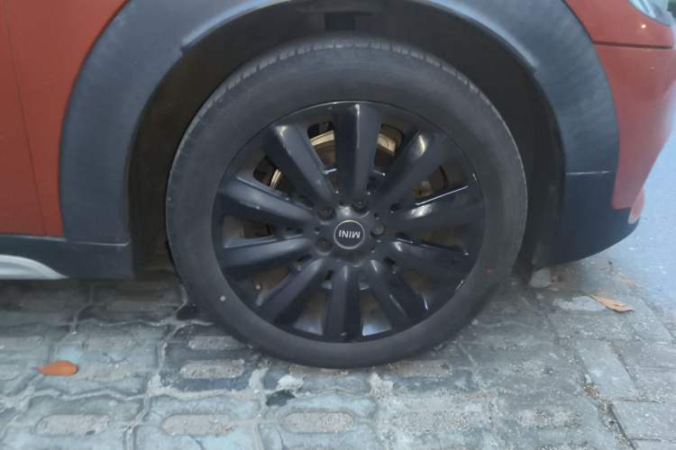 Used MINI Countryman 2017 1.5T COOPER ALL4 Traveler Right Front Wheel Hub