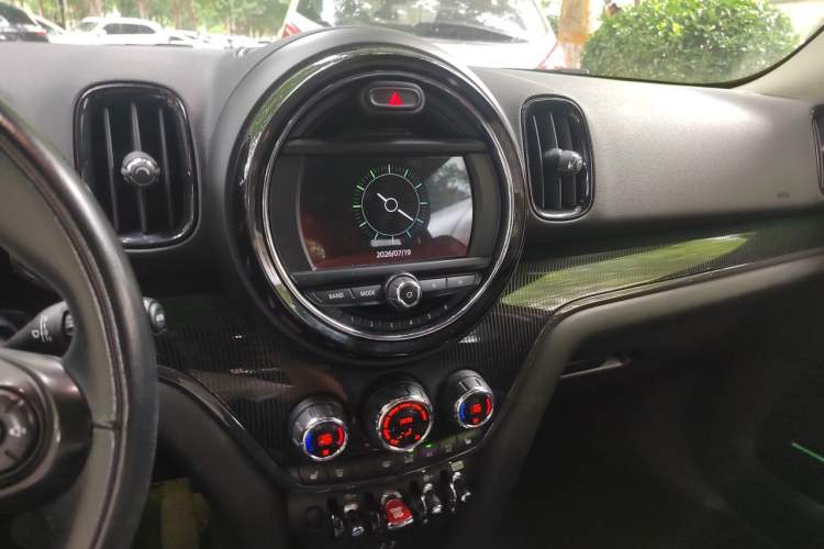 Used MINI Countryman 2017 1.5T COOPER ALL4 Traveler Audio And AC Panel