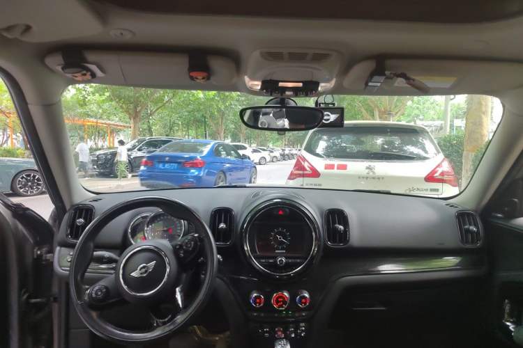 Used MINI Countryman 2017 1.5T COOPER ALL4 Traveler Center Console