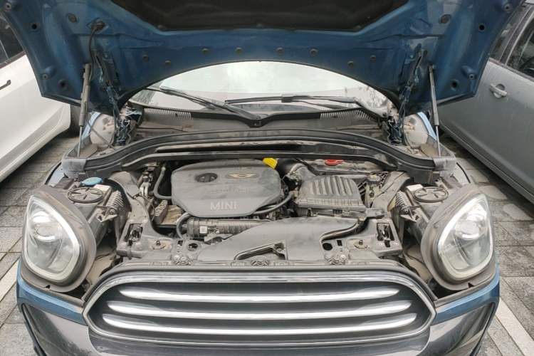 Used MINI Countryman 2017 1.5T COOPER ALL4 Explorer Engine Bay