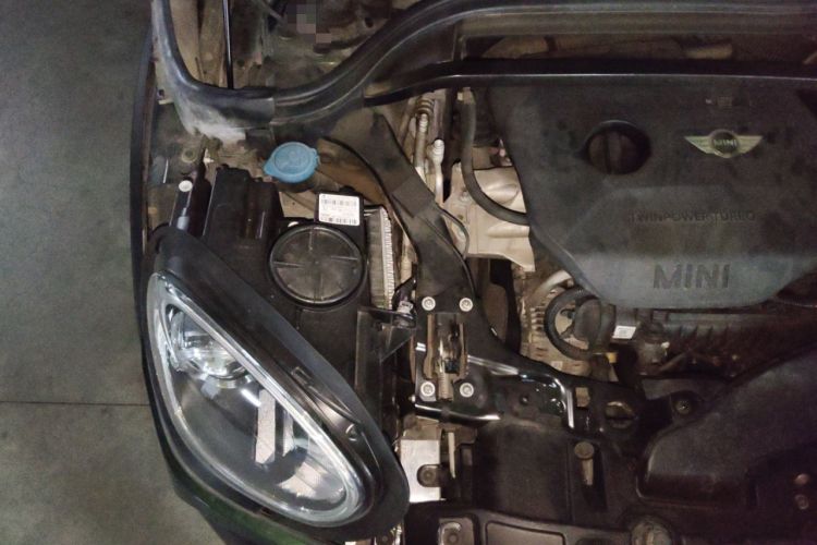 Used MINI Countryman 2017 1.5T COOPER ALL4 Traveler Engine Bay Right