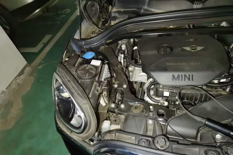 Used MINI Countryman 2017 1.5T COOPER Explorer Engine Bay Right