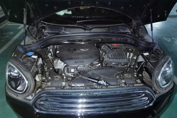 Used MINI Countryman 2017 1.5T COOPER Explorer Engine Bay