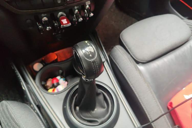 Used MINI Countryman 2017 1.5T COOPER ALL4 Gear Lever