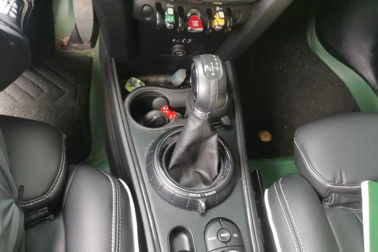 Used MINI Countryman 2017 1.5T COOPER ALL4 Traveler Gear Lever