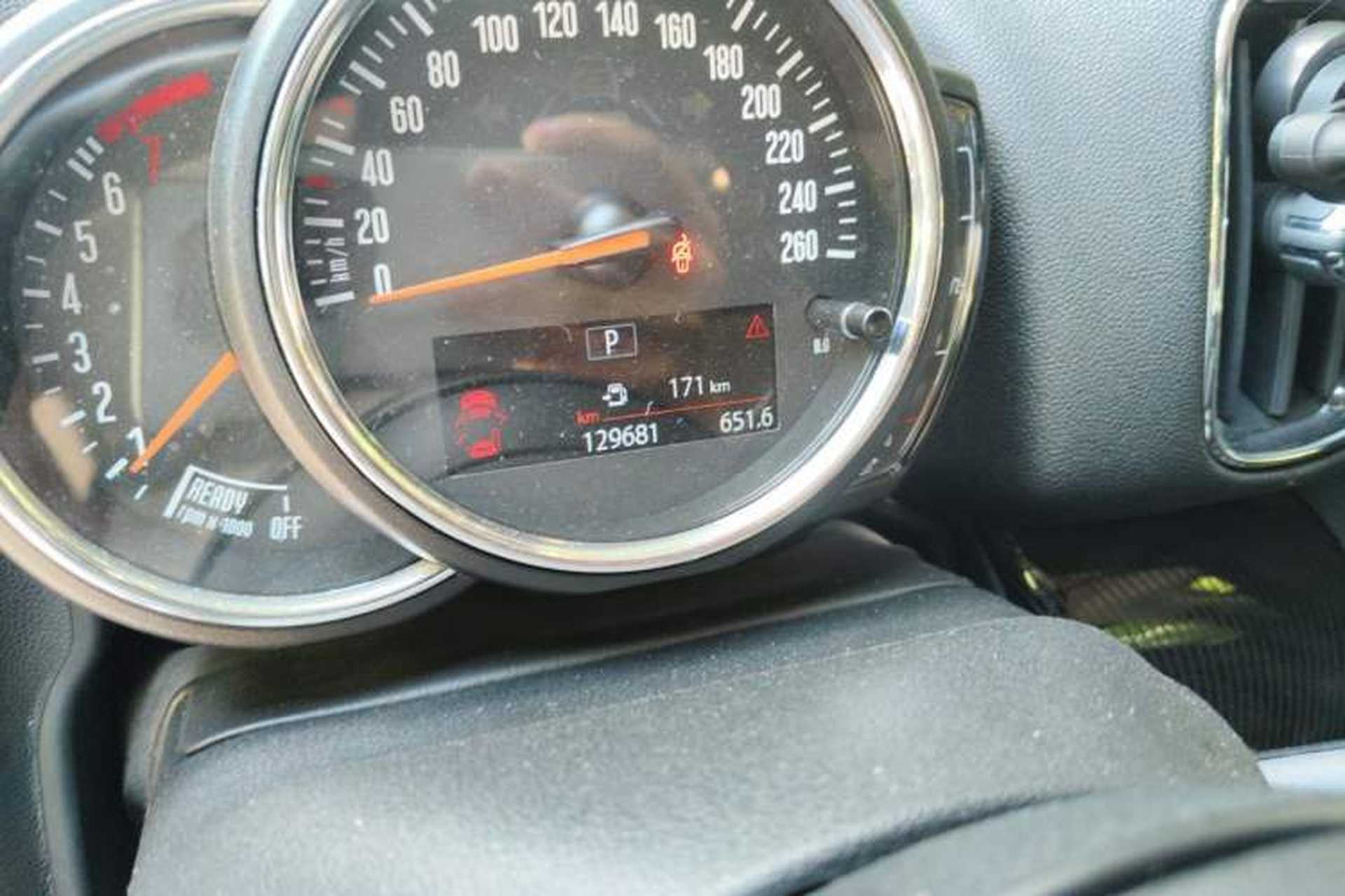 Used MINI Countryman 2017 2.0T COOPER S ALL4 Explorer Odometer Close Up