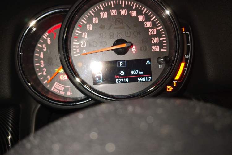Used MINI Countryman 2017 2.0T COOPER S ALL4 Odometer Close Up