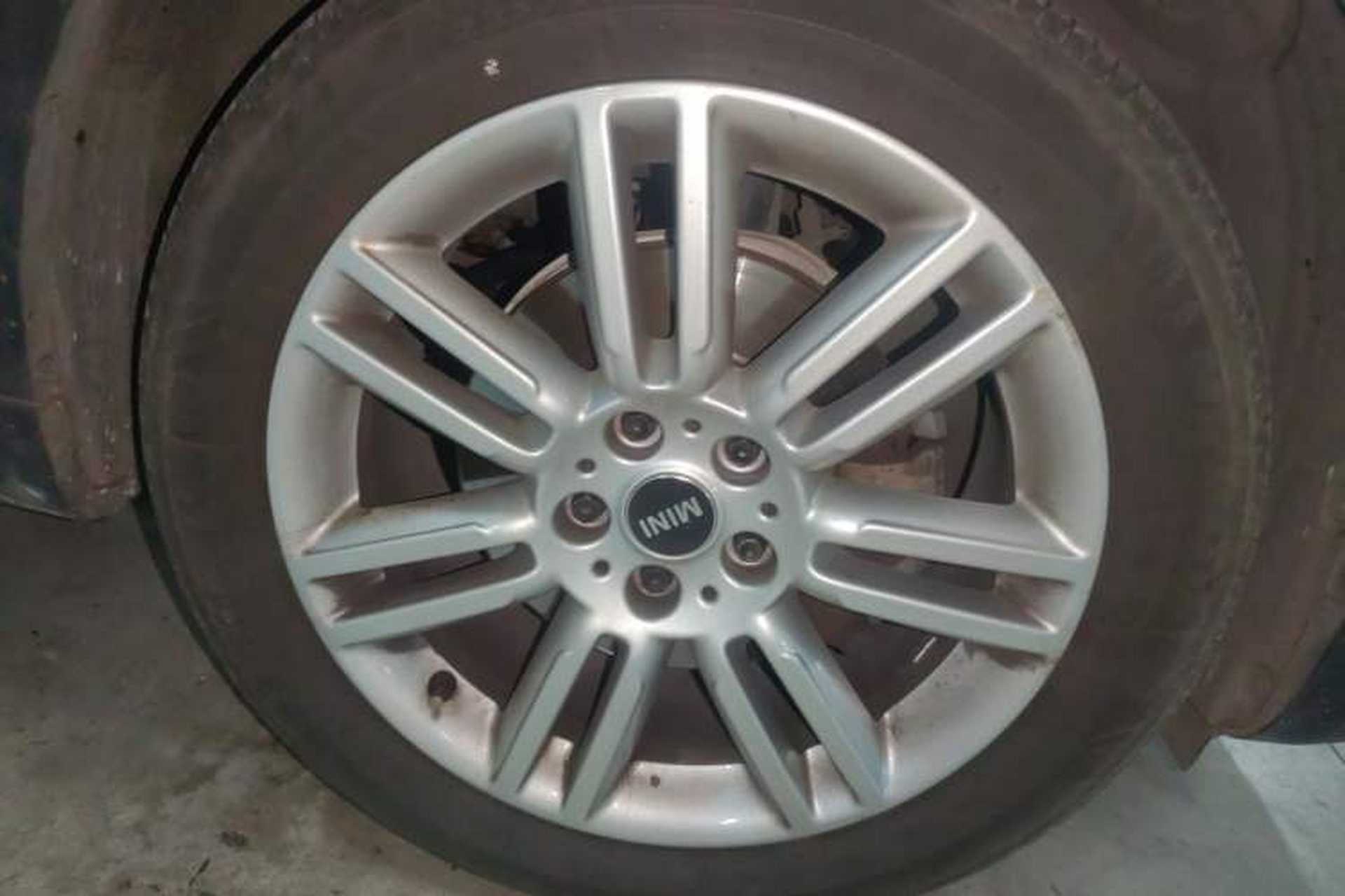 Used MINI Countryman 2017 1.5T COOPER ALL4 Traveler Right Front Wheel Hub