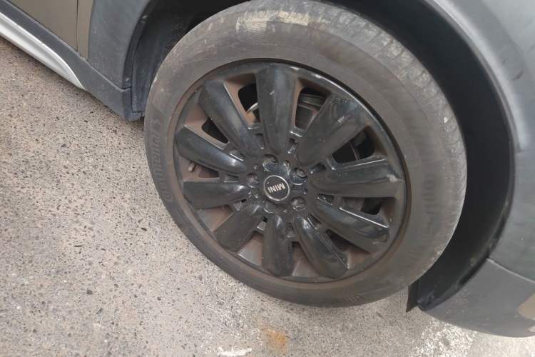 Used MINI Countryman 2017 1.5T COOPER ALL4 Traveler Right Front Wheel Hub
