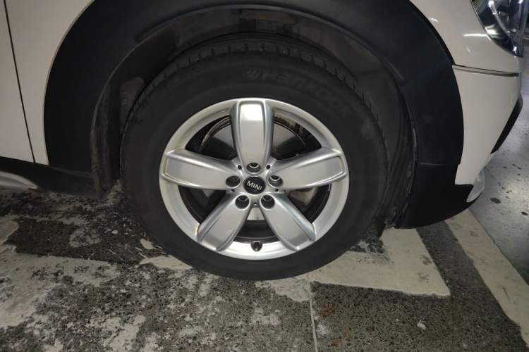 Used MINI Countryman 2017 1.5T COOPER ALL4 Explorer Right Front Wheel Hub