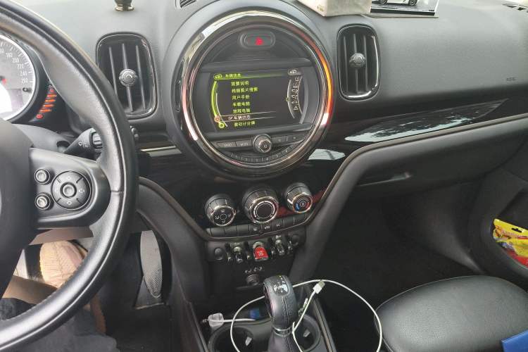 Used MINI Countryman 2017 1.5T COOPER ALL4 Audio And AC Panel