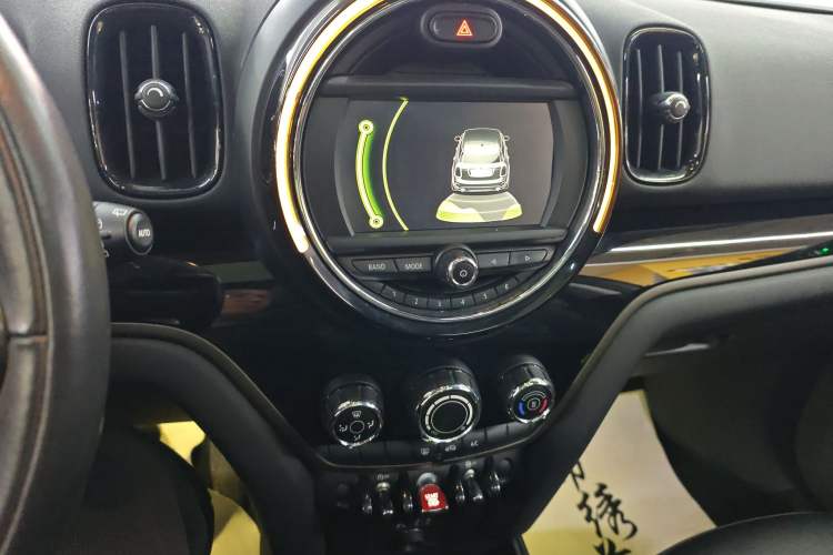 Used MINI Countryman 2017 1.5T COOPER ALL4 Audio And AC Panel
