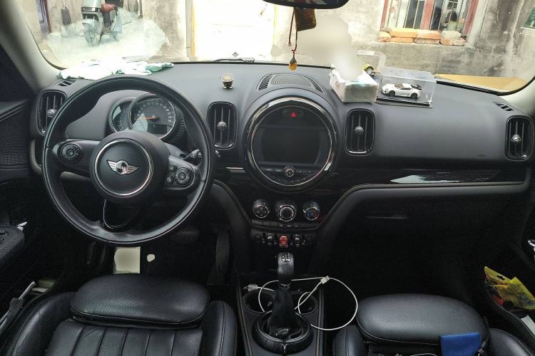 Used MINI Countryman 2017 1.5T COOPER ALL4 Center Console