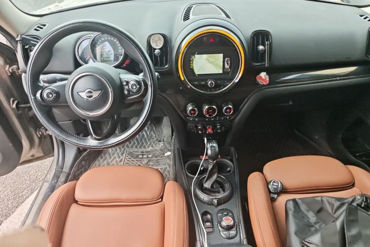 Used MINI Countryman 2017 1.5T COOPER ALL4 Traveler Center Console