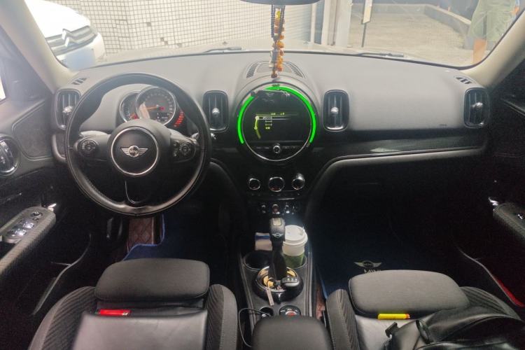 Used MINI Countryman 2017 1.5T COOPER ALL4 Traveler Center Console