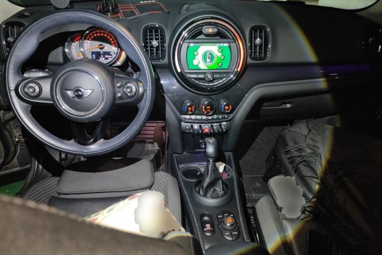 Used MINI Countryman 2017 1.5T COOPER ALL4 Traveler Center Console