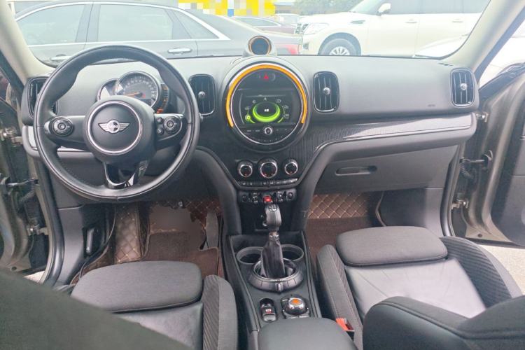 Used MINI Countryman 2017 1.5T COOPER ALL4 Center Console