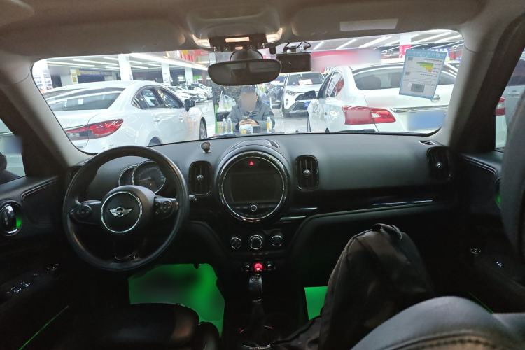 Used MINI Countryman 2017 1.5T COOPER ALL4 Center Console