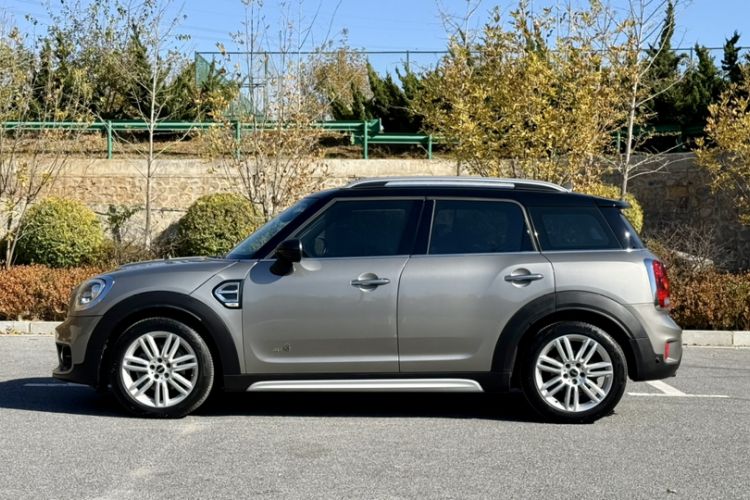 Used MINI Countryman 2017 1.5T COOPER ALL4 Traveler Exterior 3