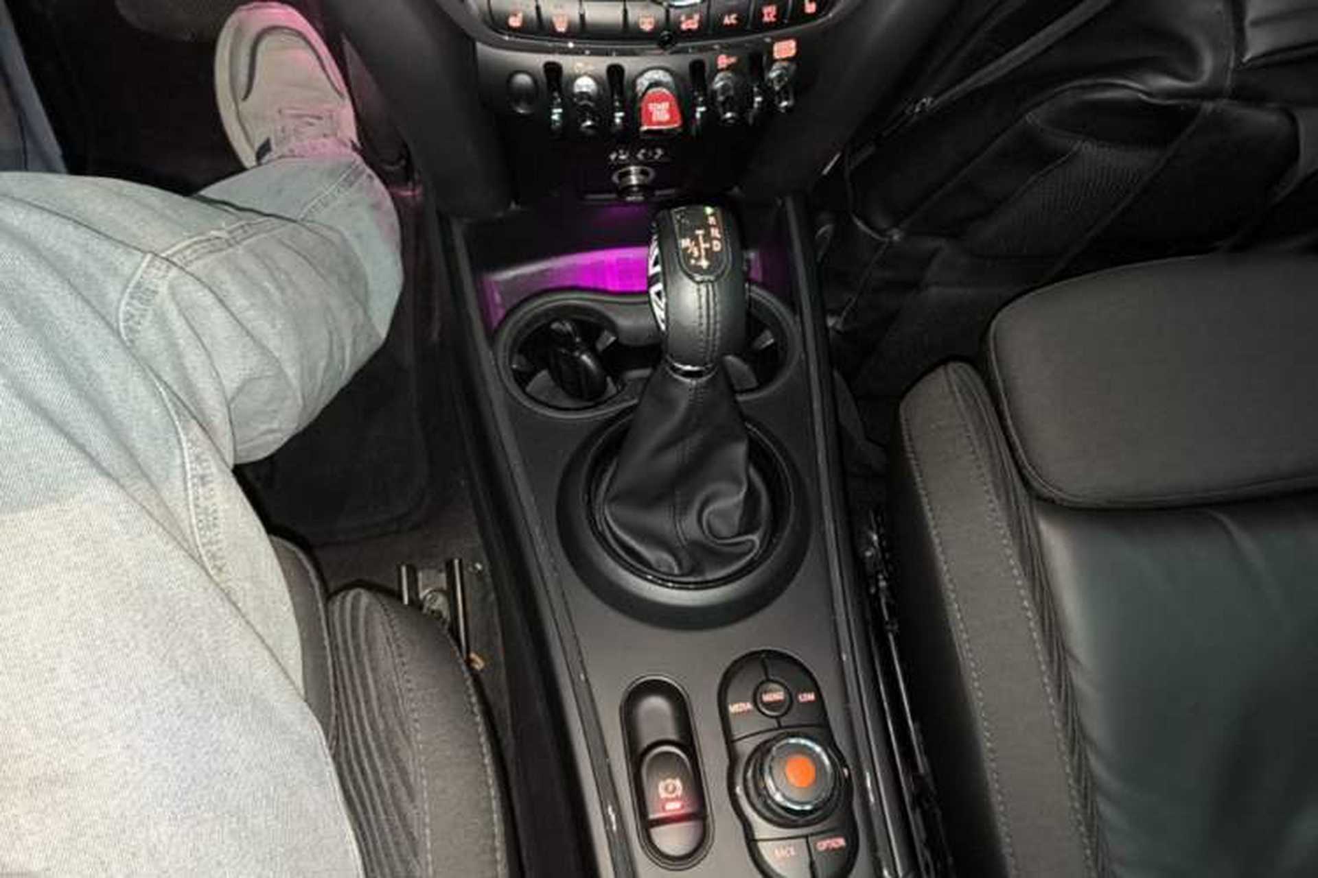 Used MINI Countryman 2017 1.5T COOPER ALL4 Traveler Gear Lever