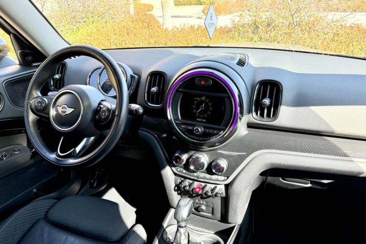 Used MINI Countryman 2017 1.5T COOPER ALL4 Traveler Interior 1