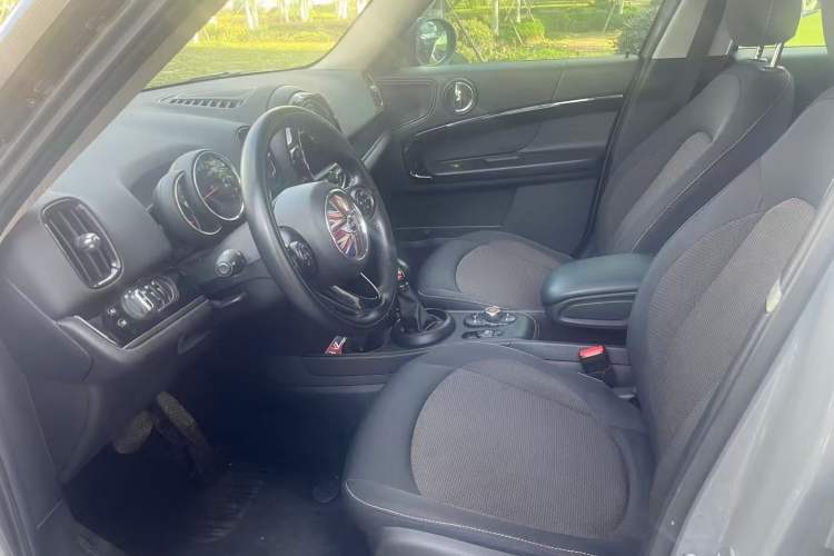 Used MINI Countryman 2017 1.5T COOPER Interior 2