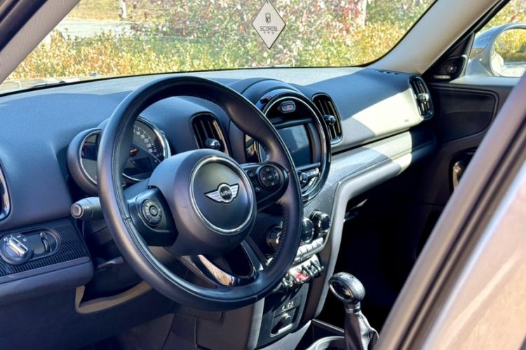 Used MINI Countryman 2017 1.5T COOPER ALL4 Traveler Interior 2