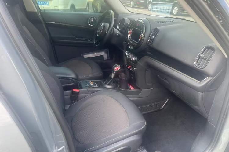 Used MINI Countryman 2017 1.5T COOPER Interior 3