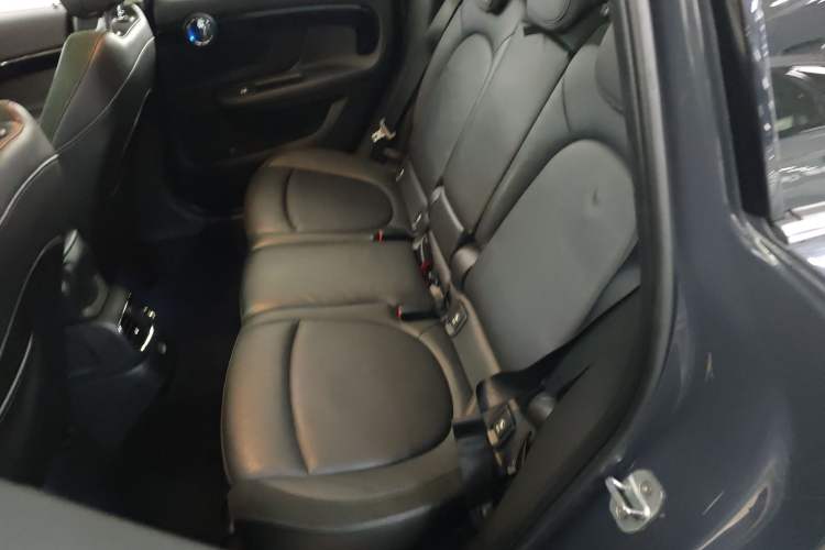 Used MINI Countryman 2017 2.0T COOPER S ALL4 Traveler Interior 4